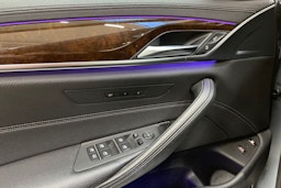 harmaa BMW 530 2018 kuva 14.