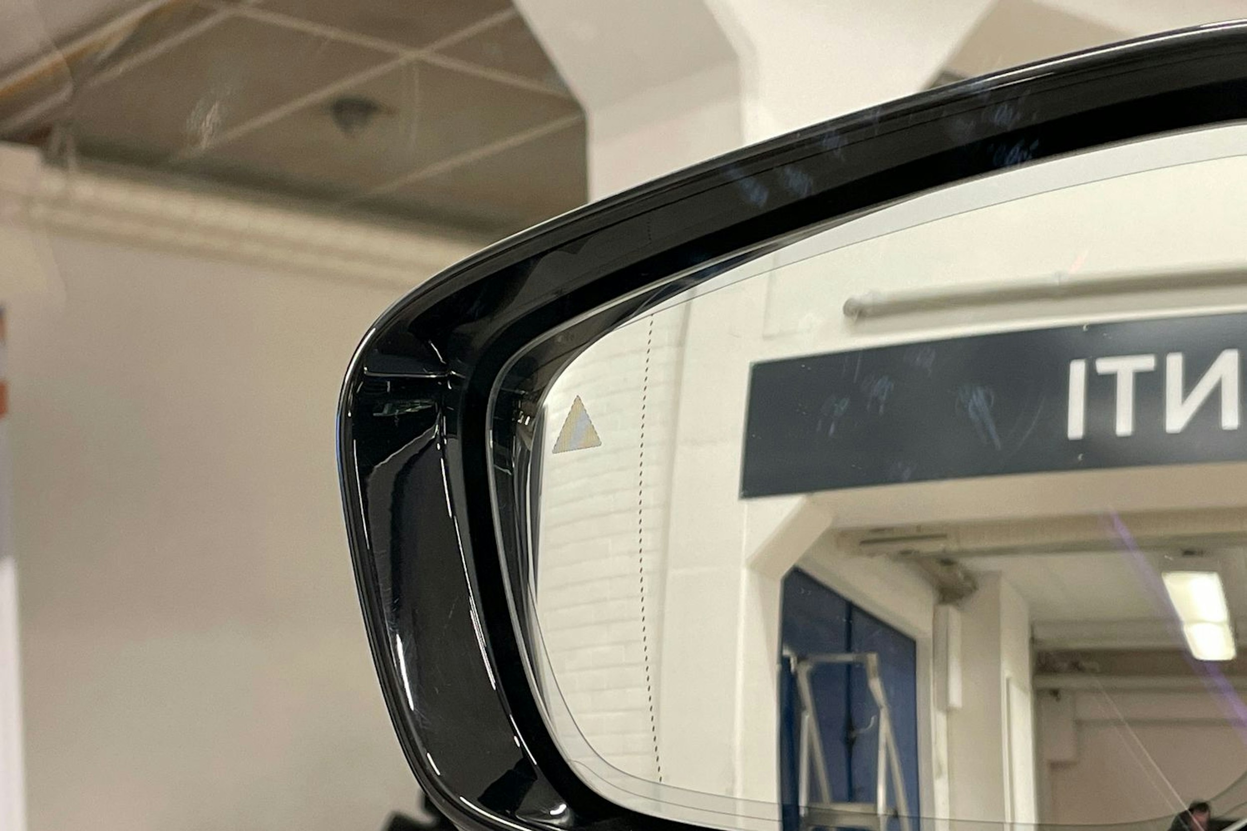 harmaa BMW 530 2018 kuva 15.