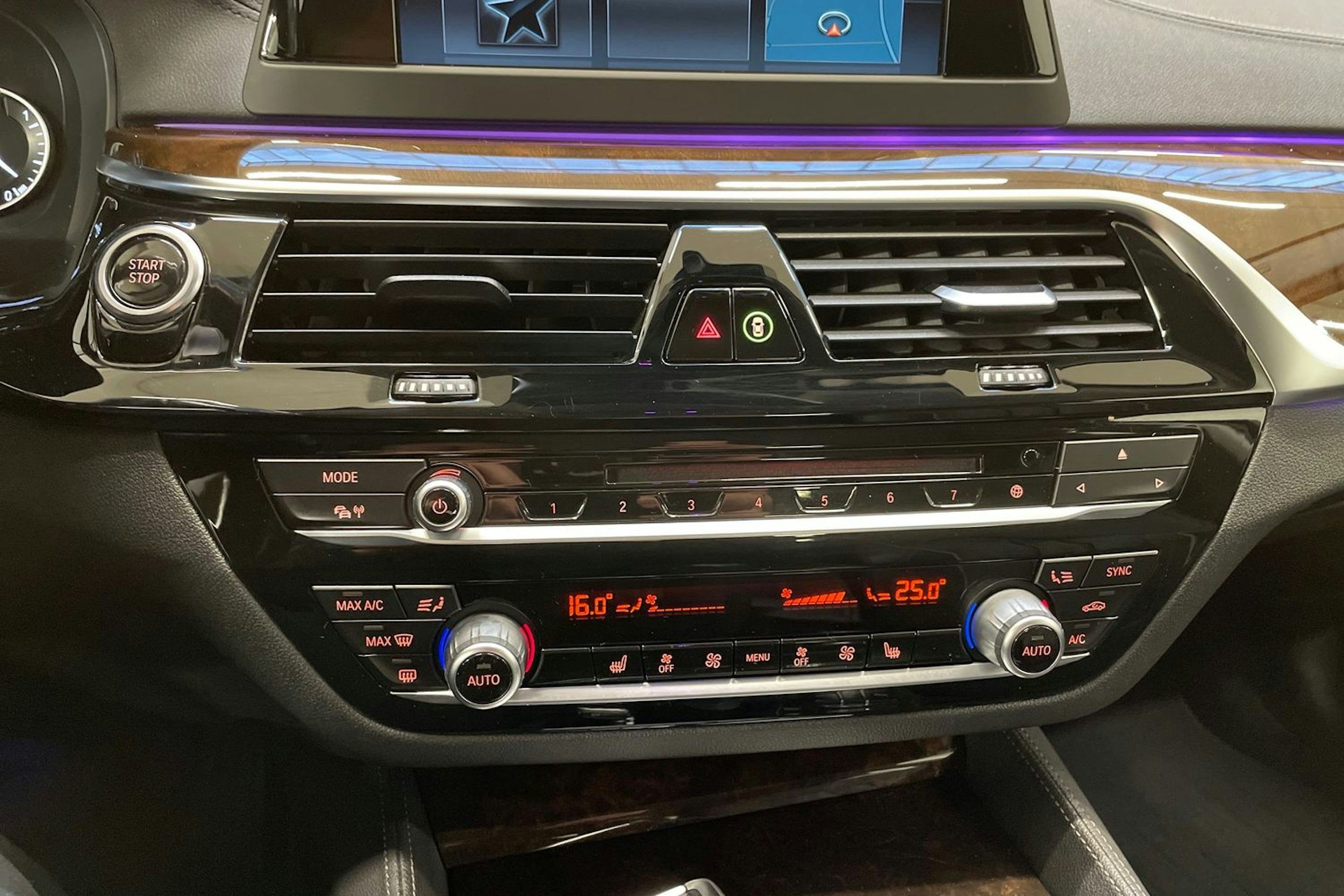 harmaa BMW 530 2018 kuva 20.