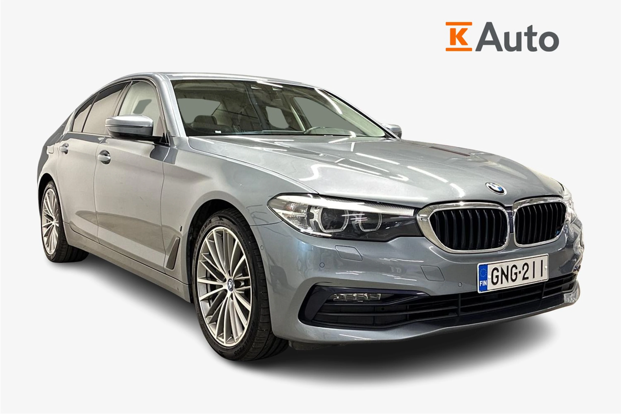 Harmaa BMW 530 2018 kuva 1.