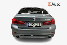 Harmaa BMW 530 2018 kuva 3.