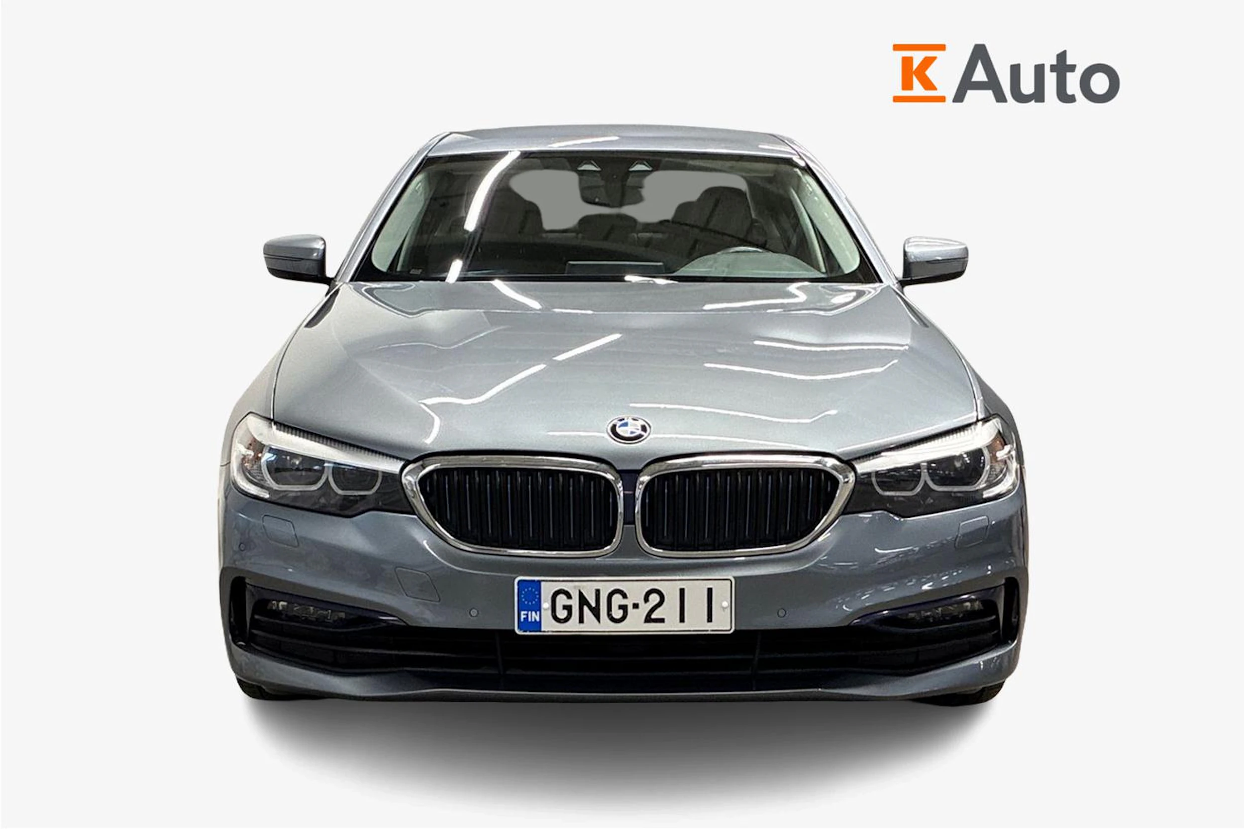 Harmaa BMW 530 2018 kuva 4.