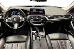Harmaa BMW 530 2018 kuva 7.