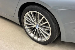 Harmaa BMW 530 2018 kuva 10.