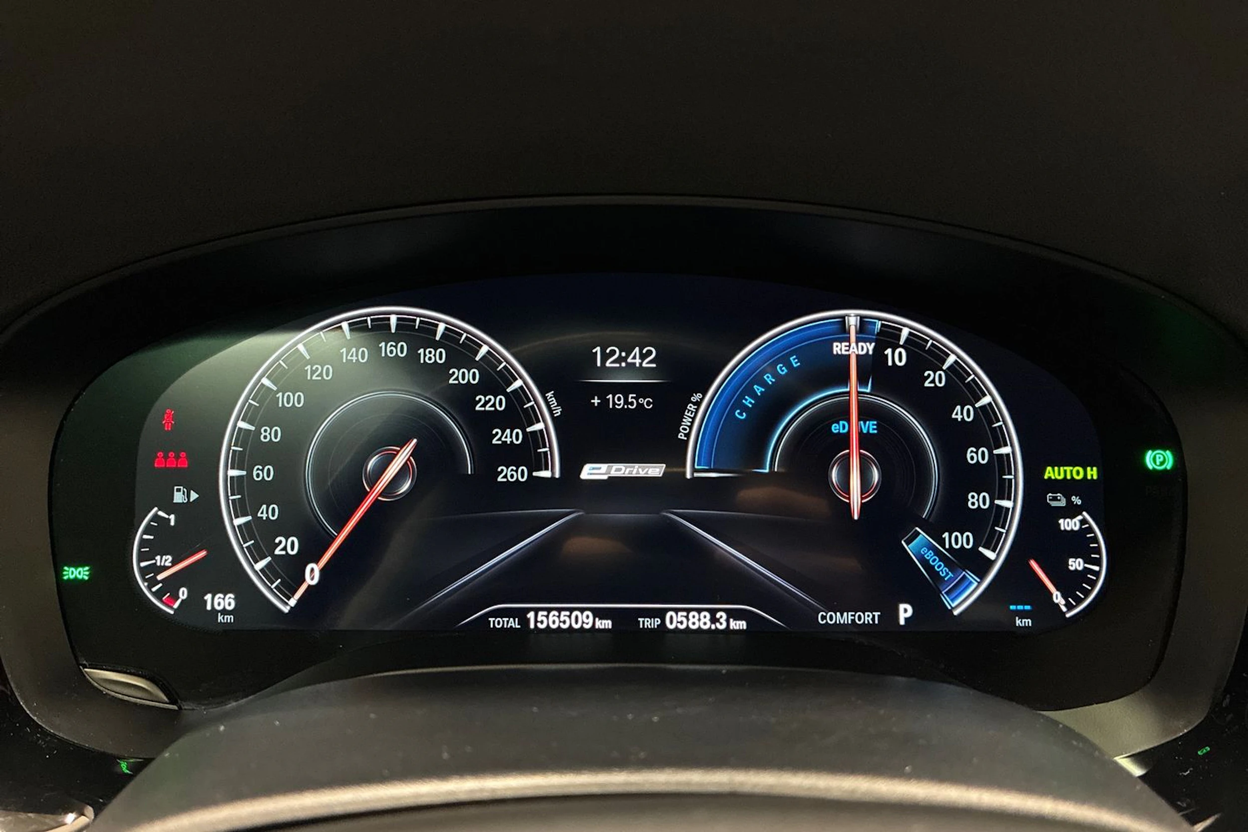 Harmaa BMW 530 2018 kuva 12.