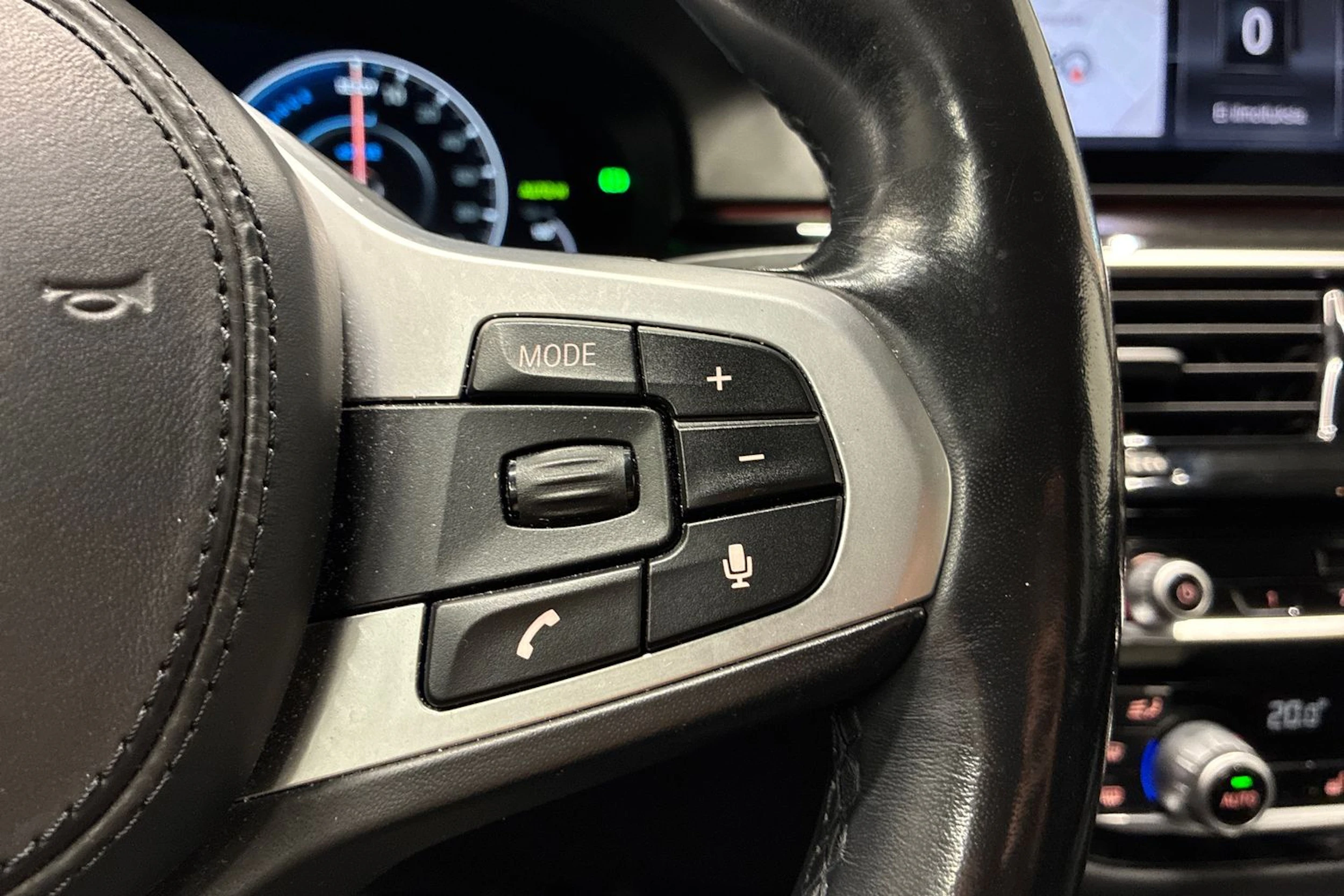 Harmaa BMW 530 2018 kuva 14.