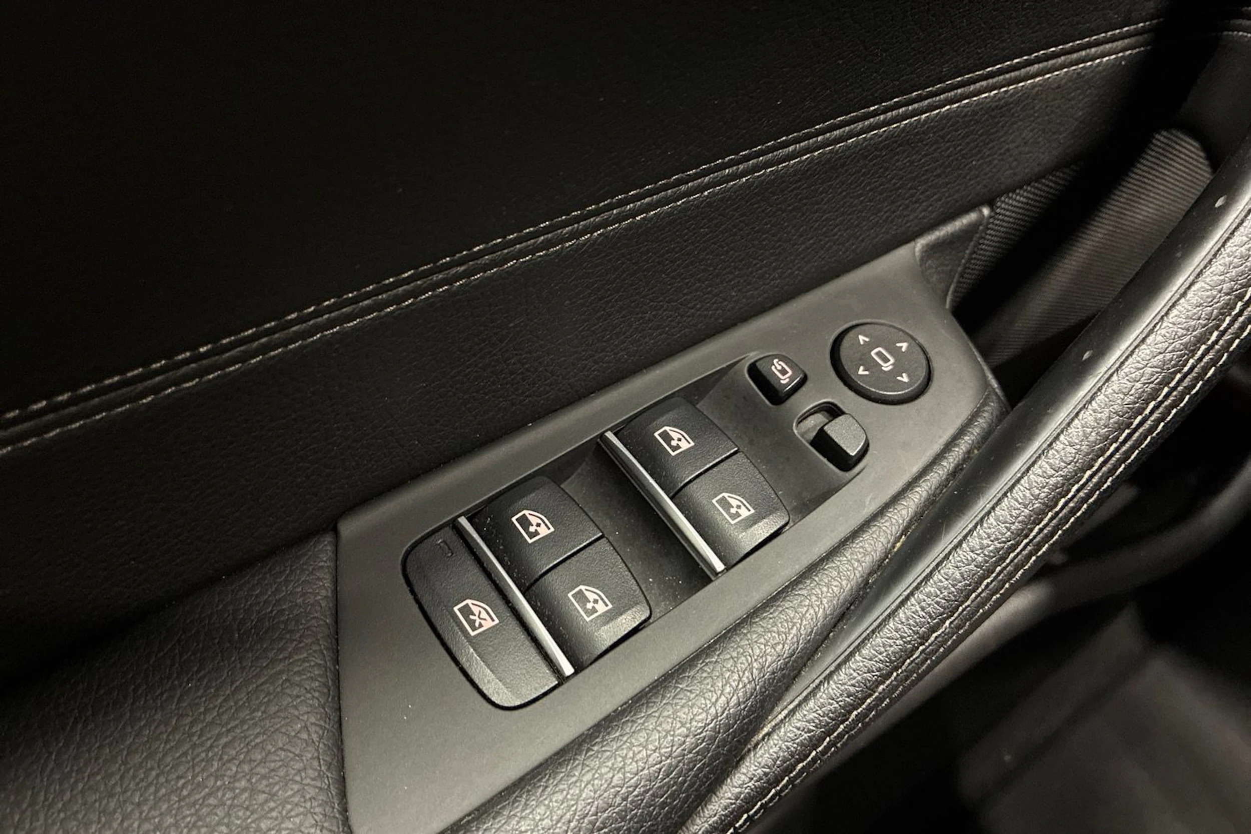 Harmaa BMW 530 2018 kuva 17.