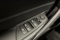 Harmaa BMW 530 2018 kuva 17.