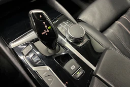 Harmaa BMW 530 2018 kuva 18.