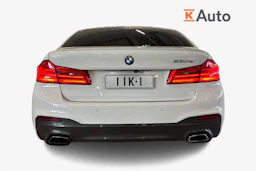 valkoinen BMW 530 2018 kuva 3.