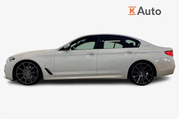 valkoinen BMW 530 2018 kuva 5.