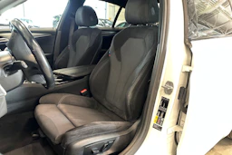 valkoinen BMW 530 2018 kuva 11.