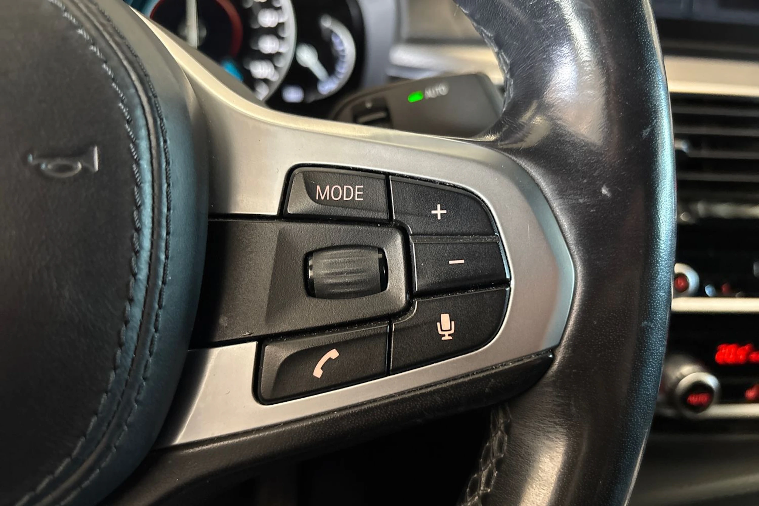 valkoinen BMW 530 2018 kuva 15.