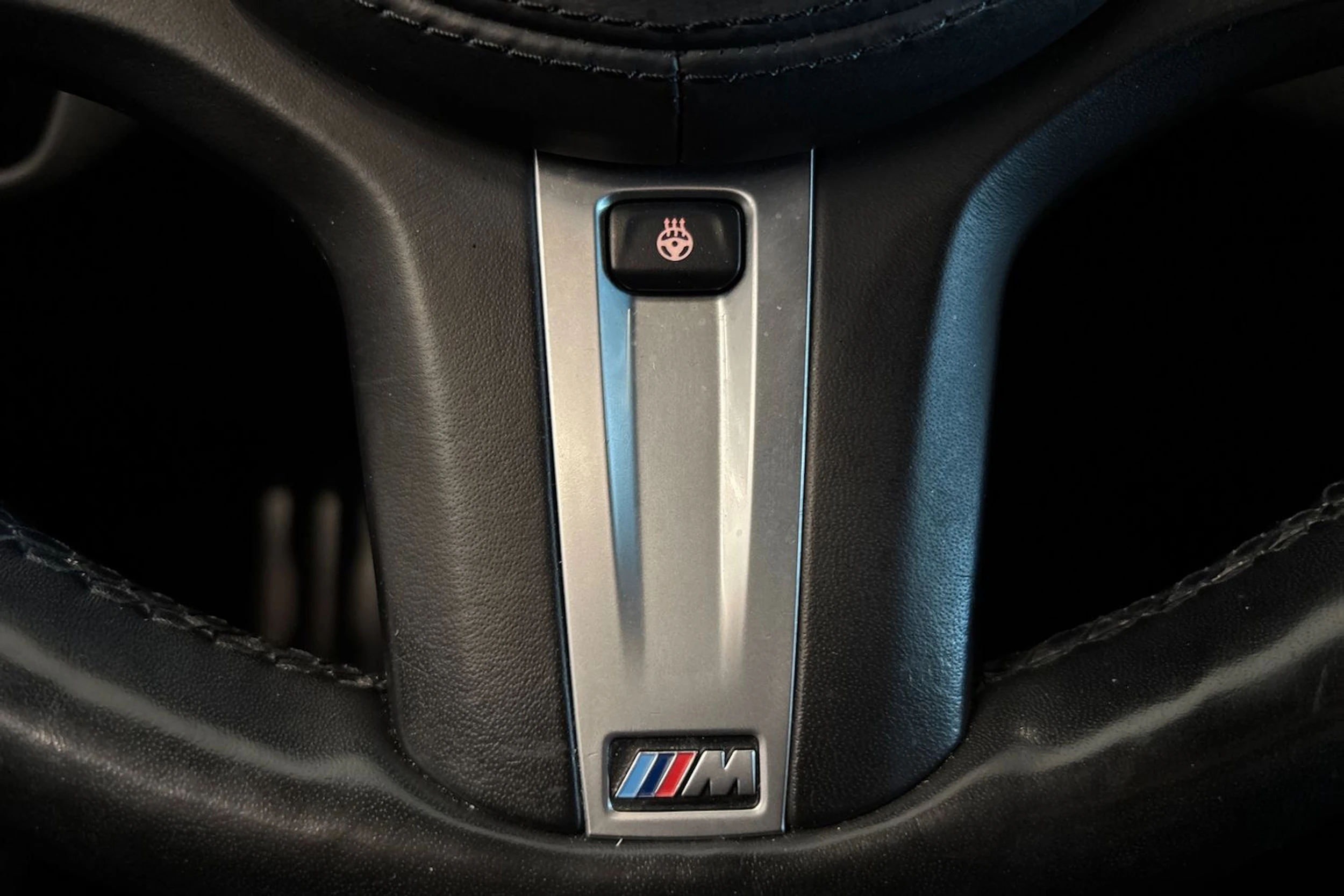 valkoinen BMW 530 2018 kuva 17.