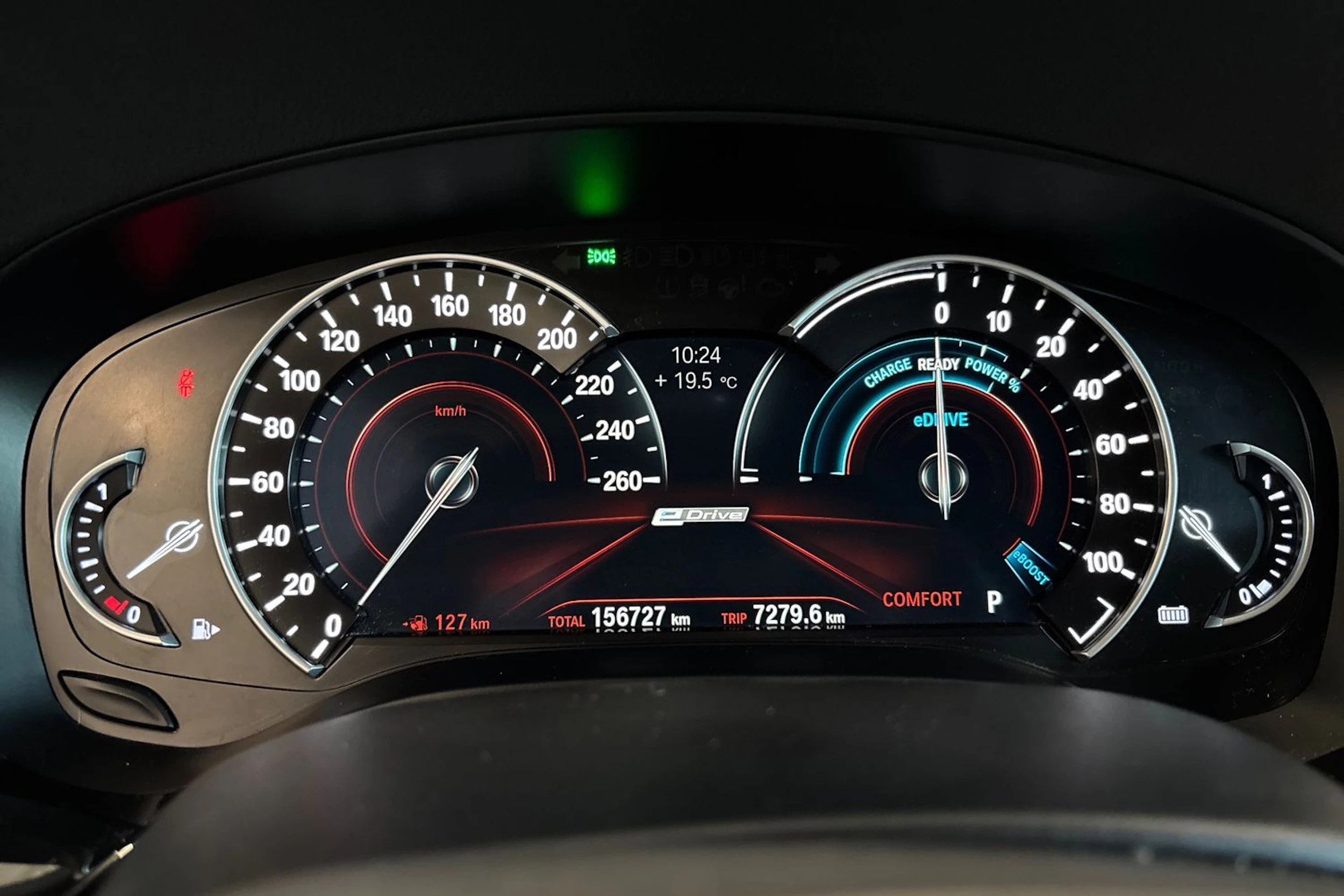 valkoinen BMW 530 2018 kuva 18.