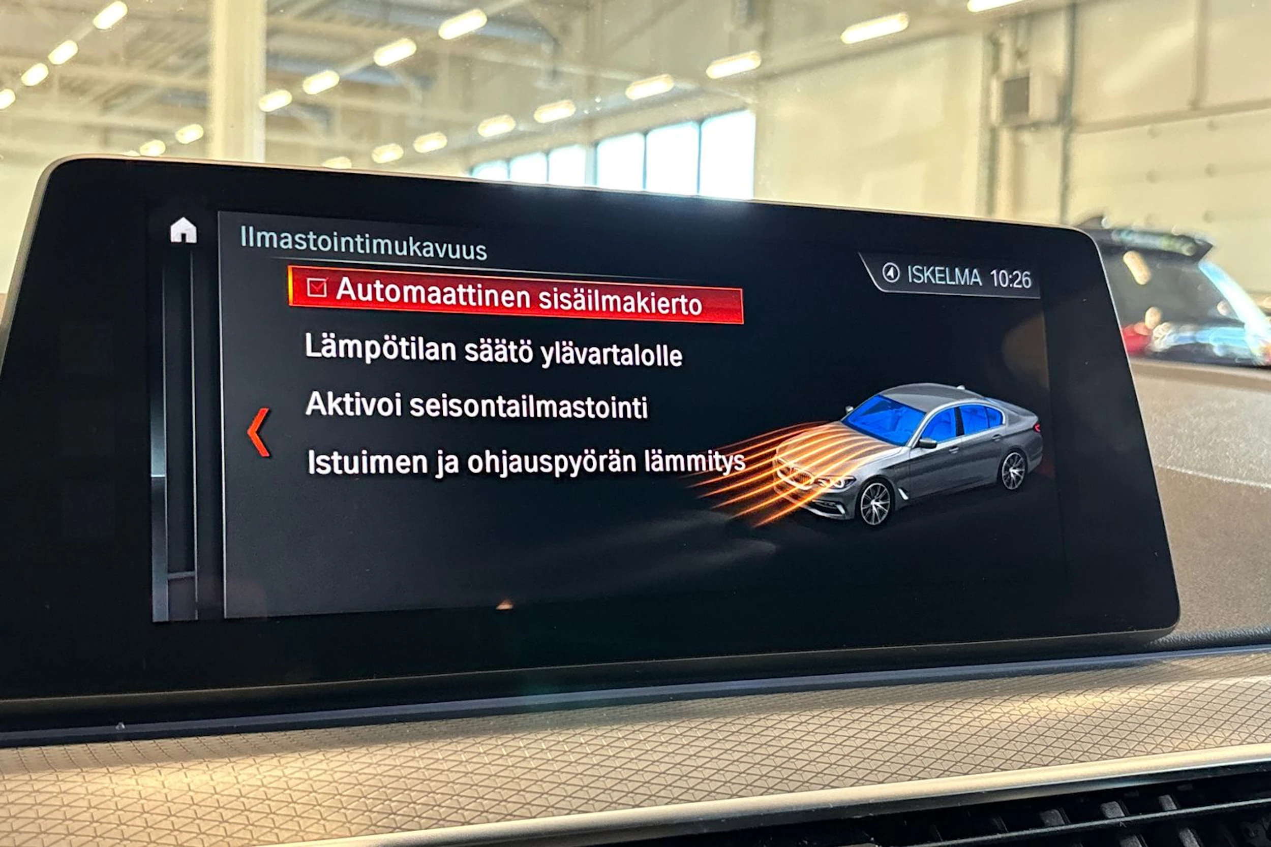 valkoinen BMW 530 2018 kuva 26.
