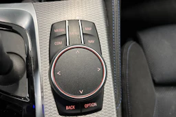 valkoinen BMW 530 2018 kuva 30.