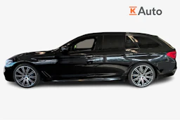 musta BMW 530 2018 kuva 5.