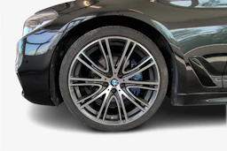 musta BMW 530 2018 kuva 9.