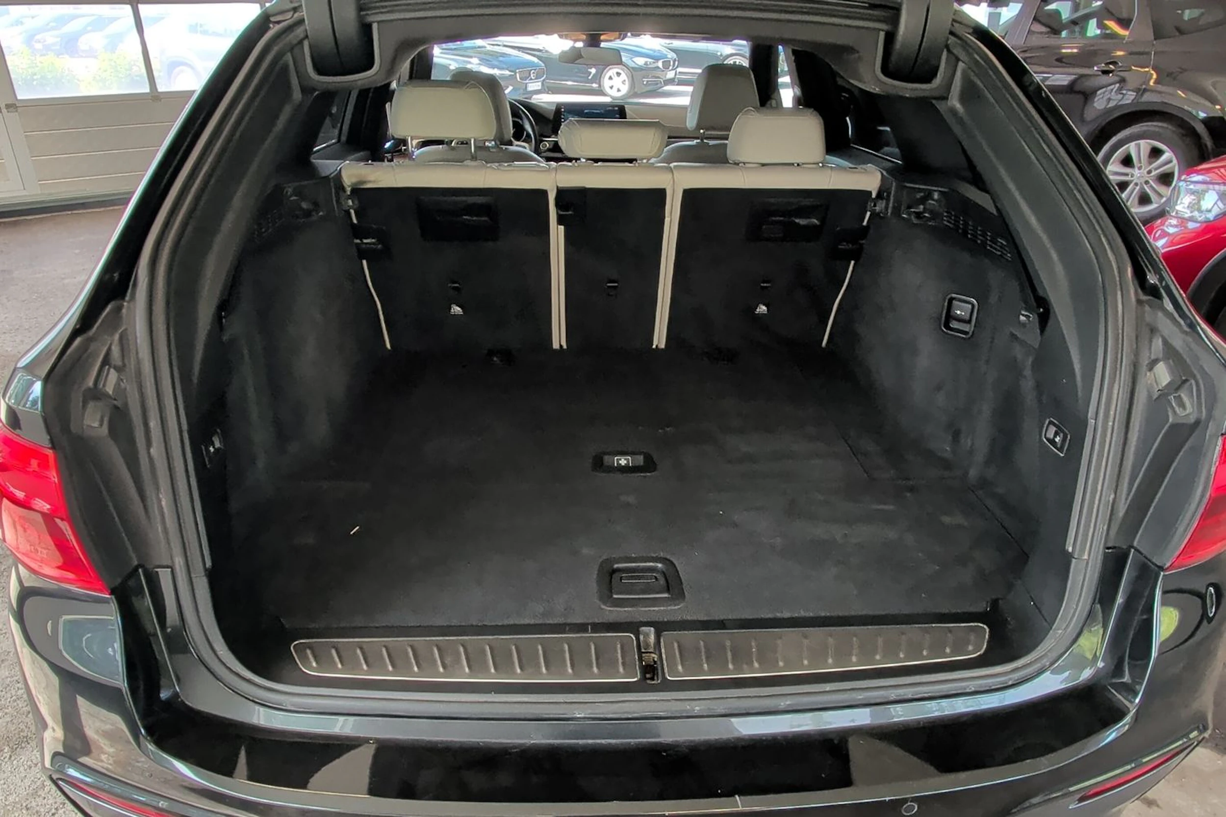 musta BMW 530 2018 kuva 11.