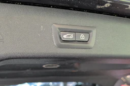 musta BMW 530 2018 kuva 12.