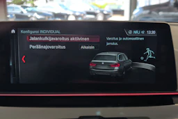 musta BMW 530 2018 kuva 16.