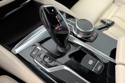 musta BMW 530 2018 kuva 21.