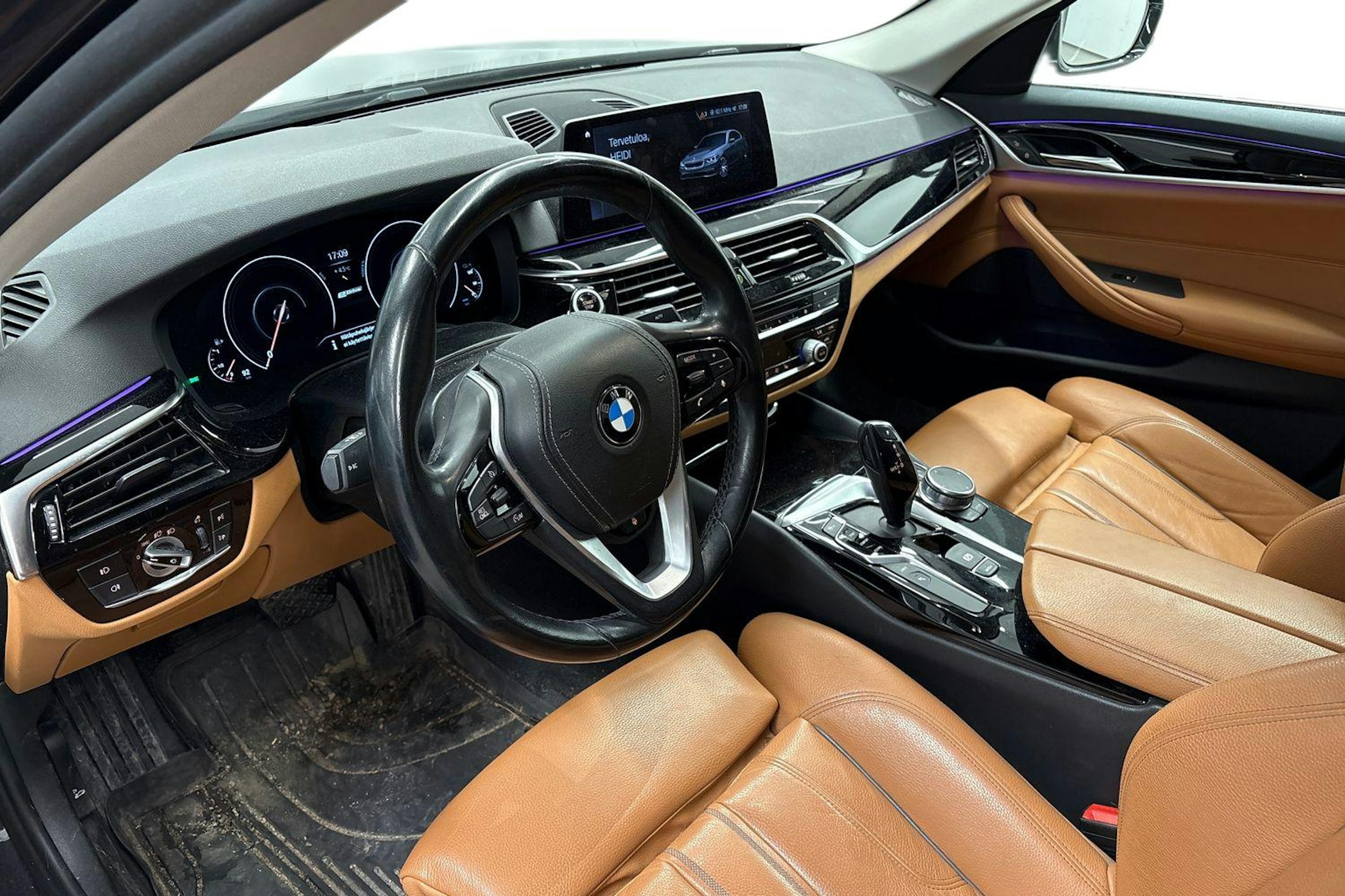 harmaa BMW 530 2018 kuva 3.