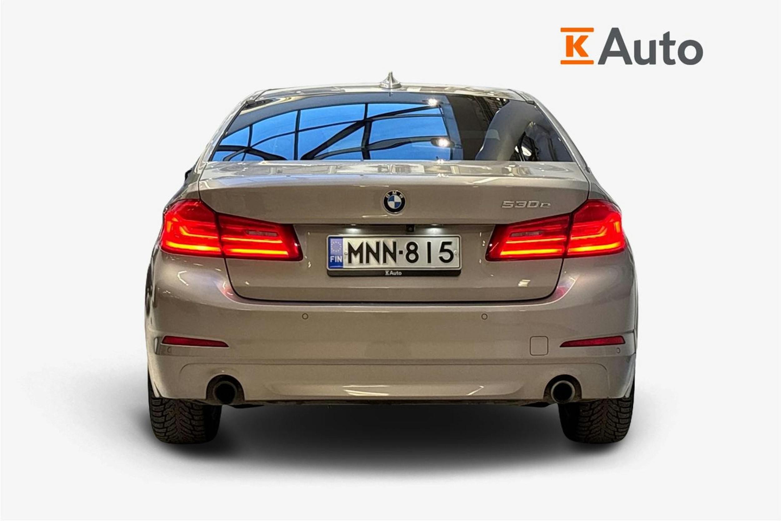 harmaa BMW 530 2018 kuva 3.