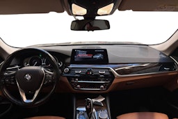 harmaa BMW 530 2018 kuva 7.