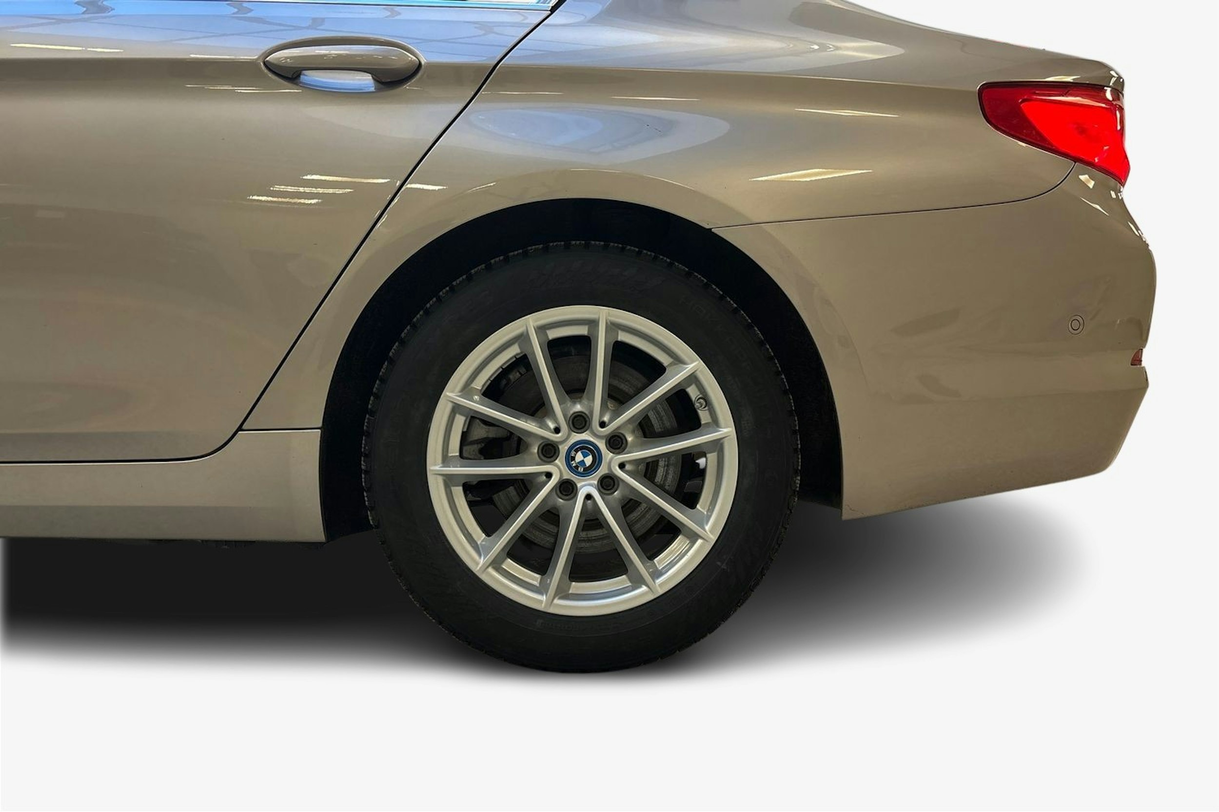 harmaa BMW 530 2018 kuva 9.