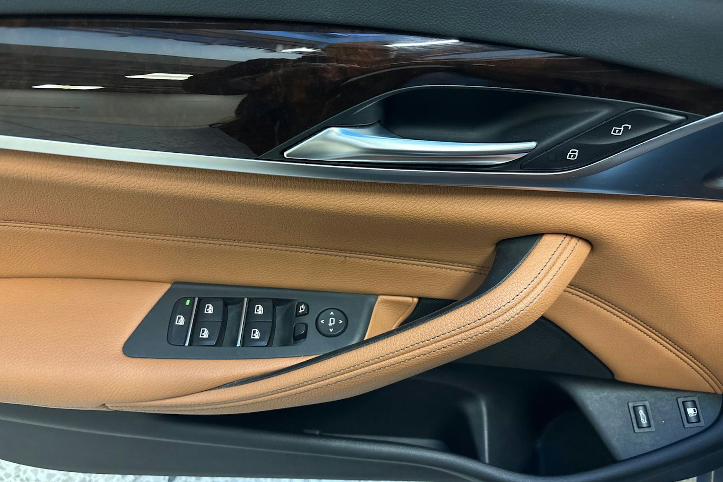 harmaa BMW 530 2018 kuva 13.