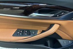 harmaa BMW 530 2018 kuva 13.