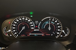 harmaa BMW 530 2018 kuva 16.