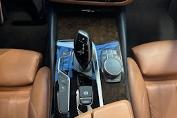 harmaa BMW 530 2018 kuva 19.