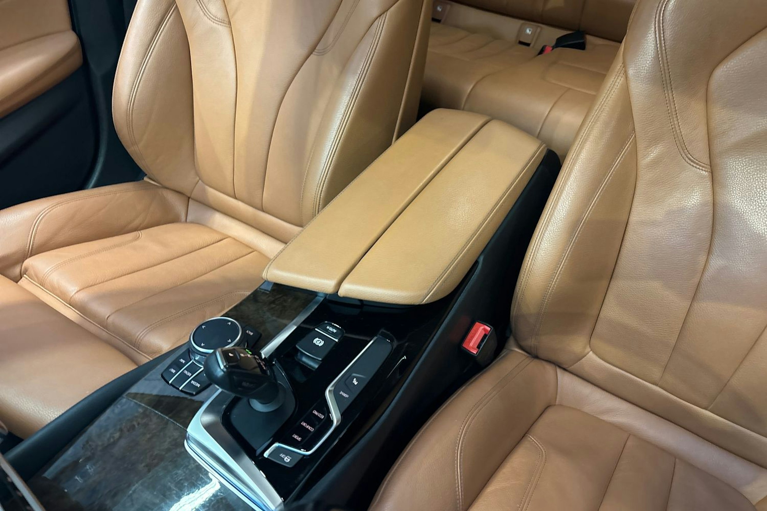 harmaa BMW 530 2018 kuva 20.