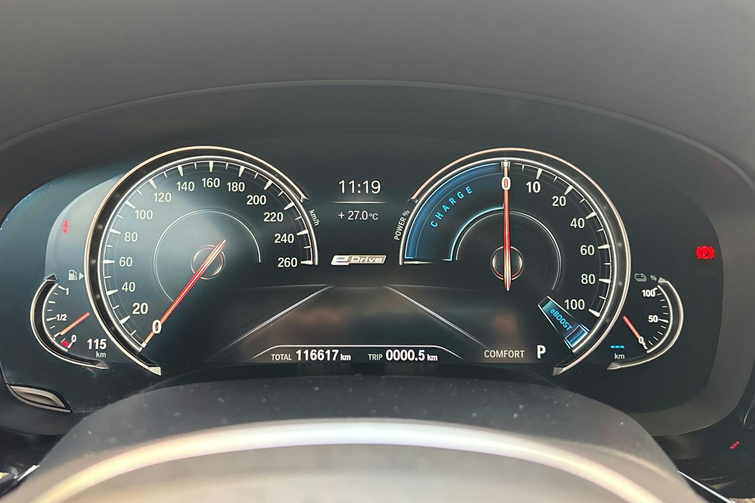 valkoinen BMW 530 2018 kuva 19.