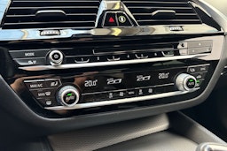 valkoinen BMW 530 2018 kuva 25.