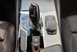 valkoinen BMW 530 2018 kuva 27.