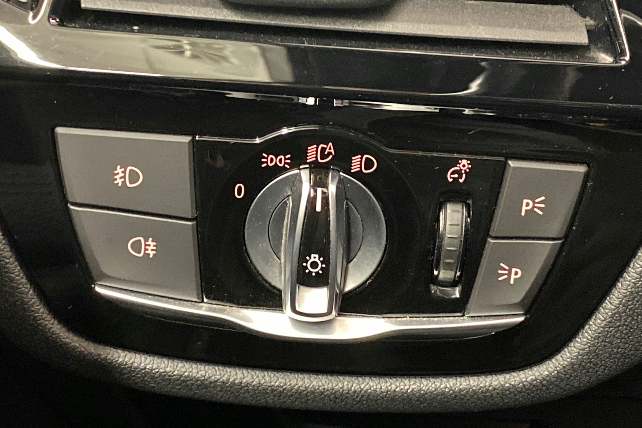 Musta BMW 530 2018 kuva 18.