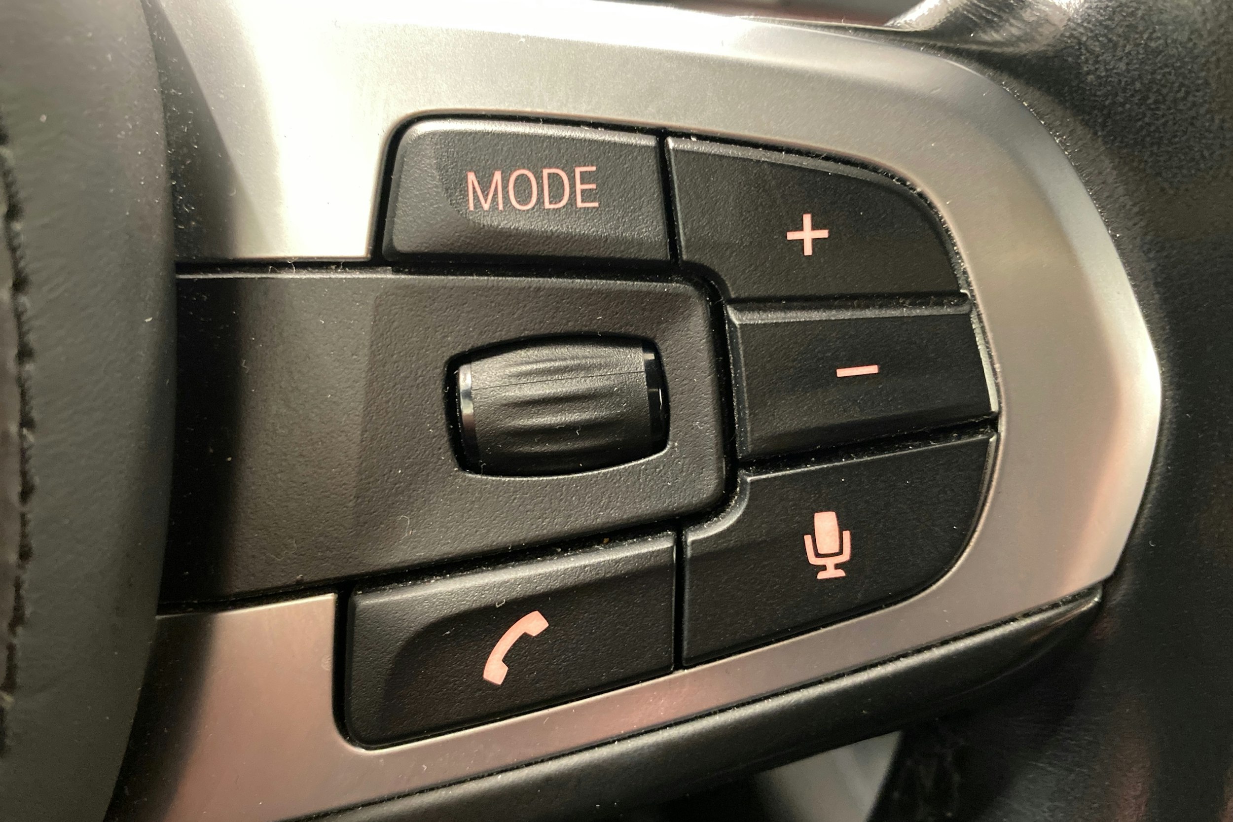 Musta BMW 530 2018 kuva 20.