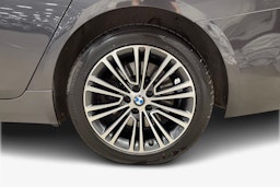 harmaa BMW 530 2018 kuva 11.