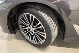 harmaa BMW 530 2018 kuva 13.