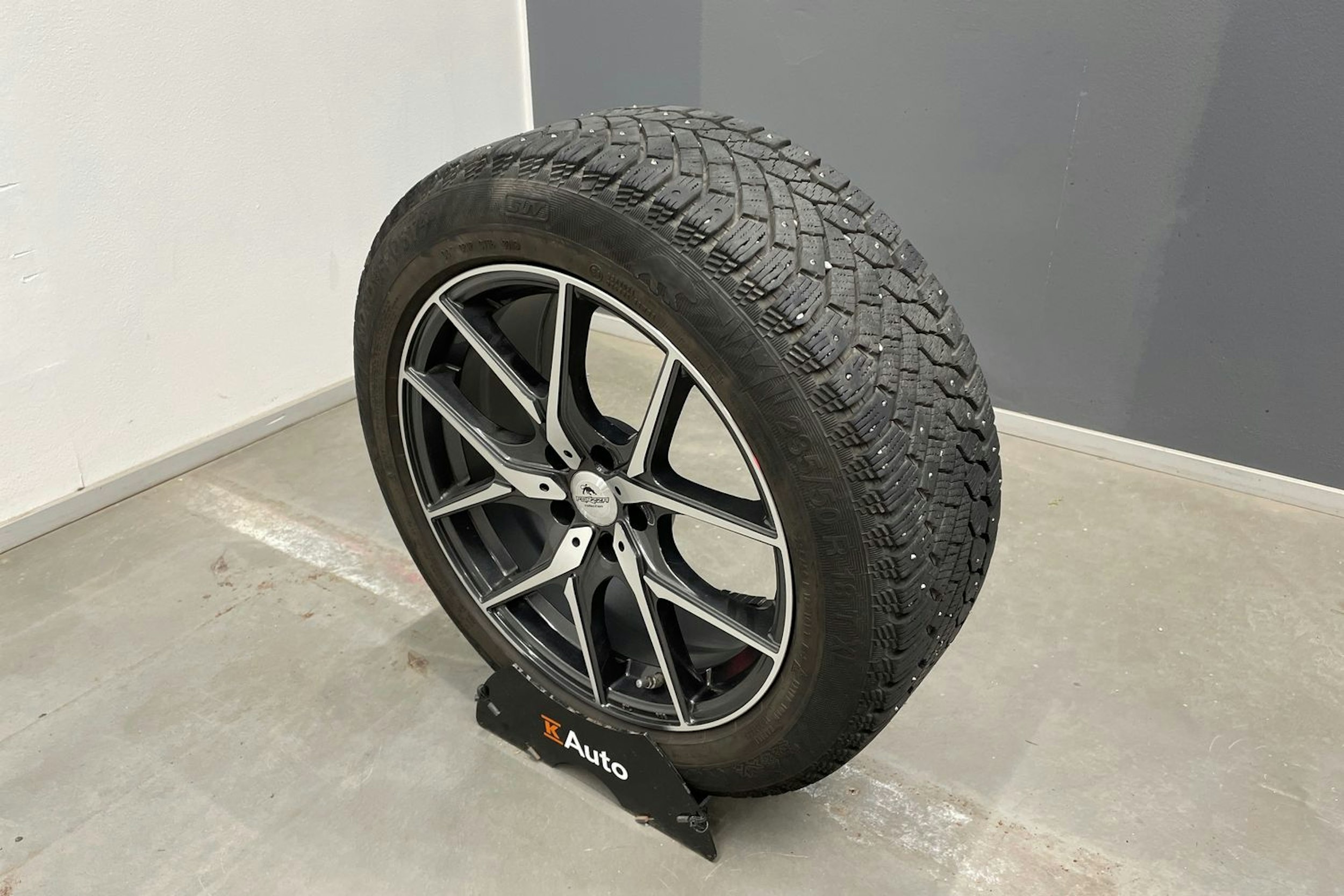 harmaa BMW 530 2018 kuva 14.