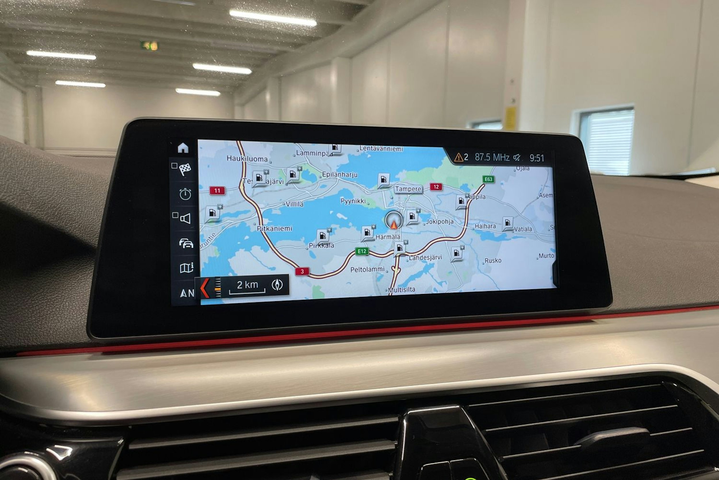 harmaa BMW 530 2018 kuva 19.
