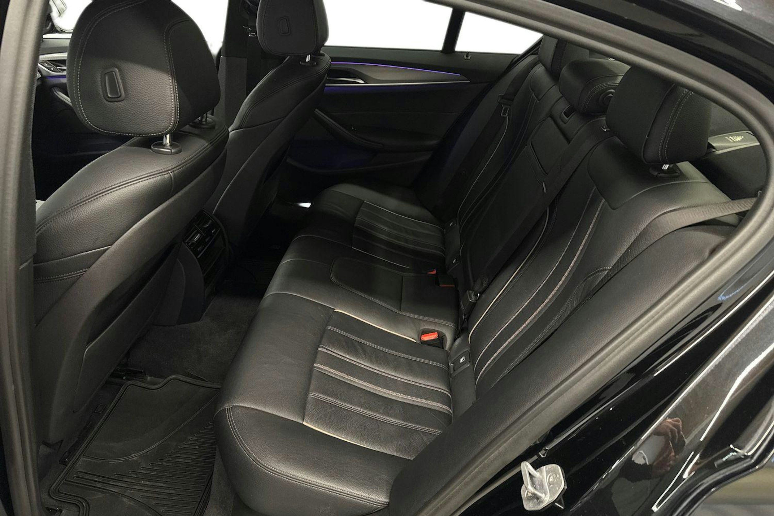 musta BMW 530 2018 kuva 10.