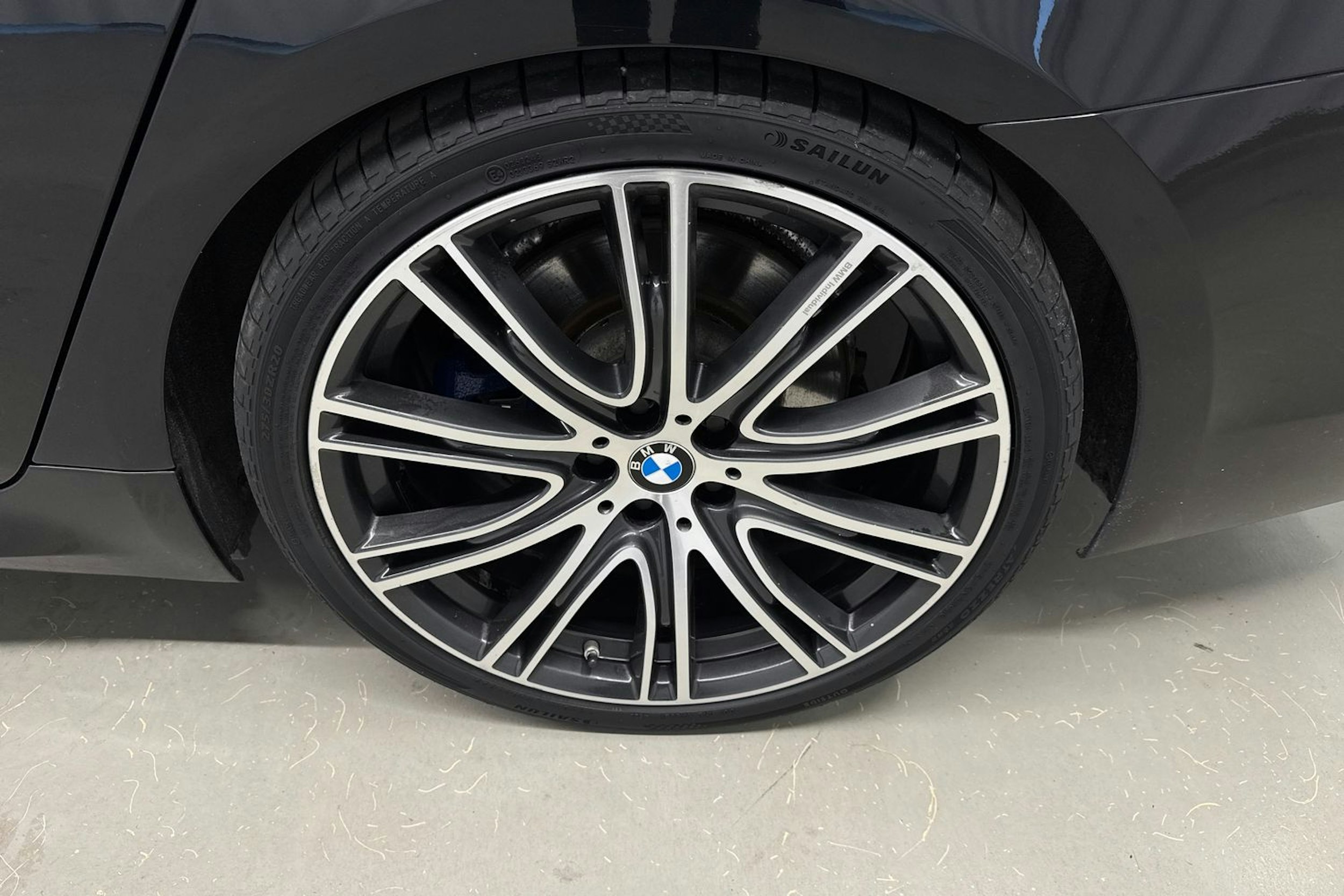 musta BMW 530 2018 kuva 11.