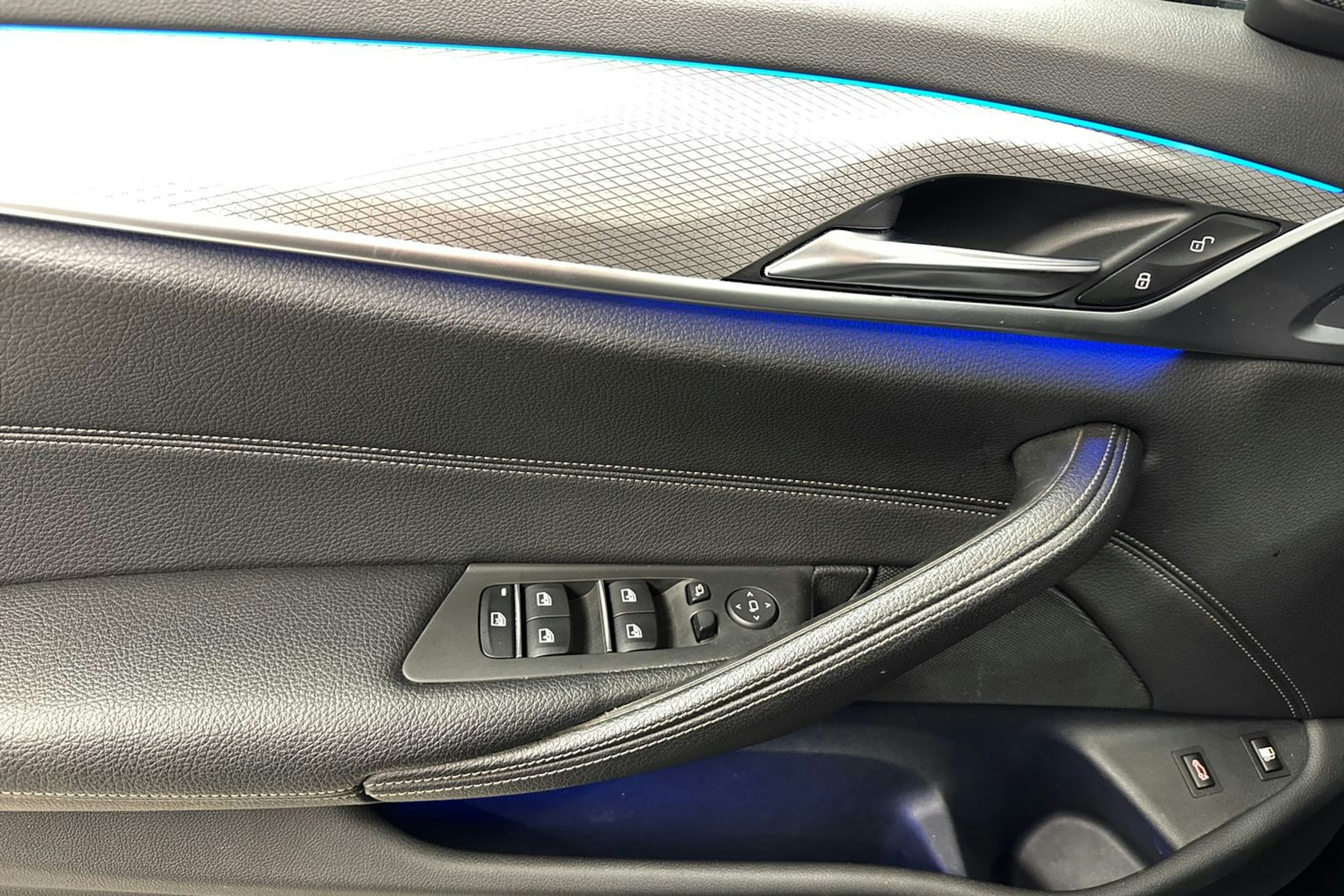 musta BMW 530 2018 kuva 24.