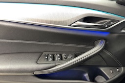 musta BMW 530 2018 kuva 24.