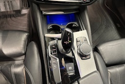 musta BMW 530 2018 kuva 25.